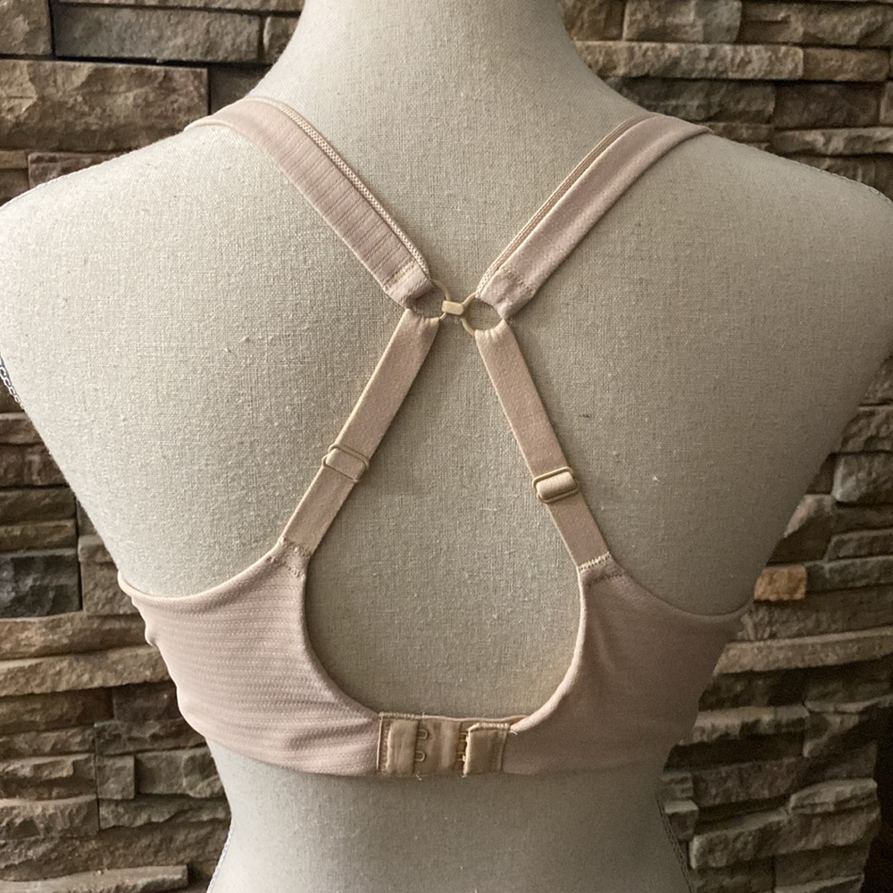 Hanes Convertible Bra Size 38B - Picture 3 of 7